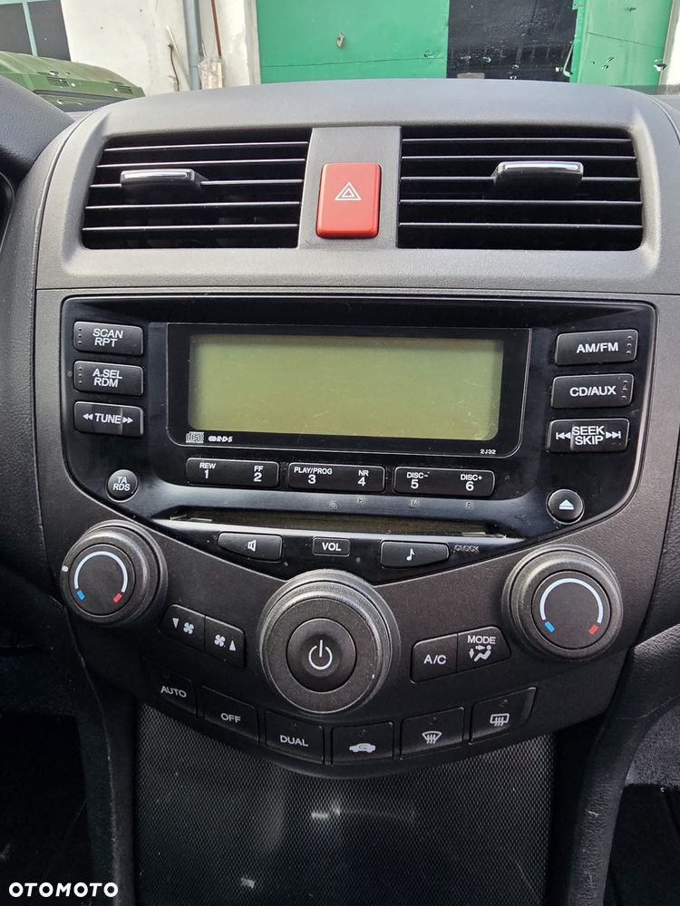 Honda Accord 2.0 Comfort - 13