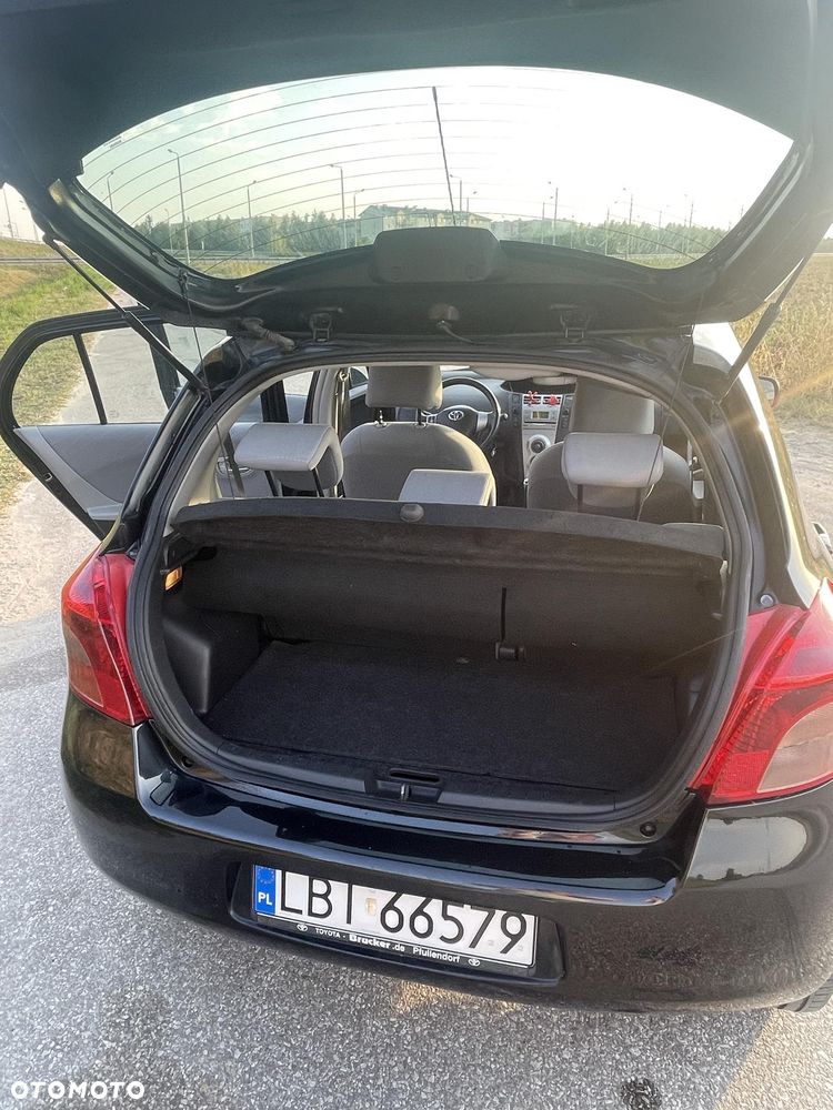 Toyota Yaris 1.3 Luna A/C - 9