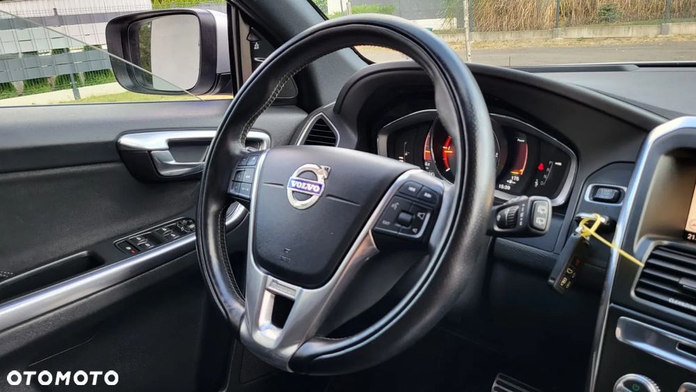 Volvo XC 60 D3 Drive-E R-Design Momentum - 40