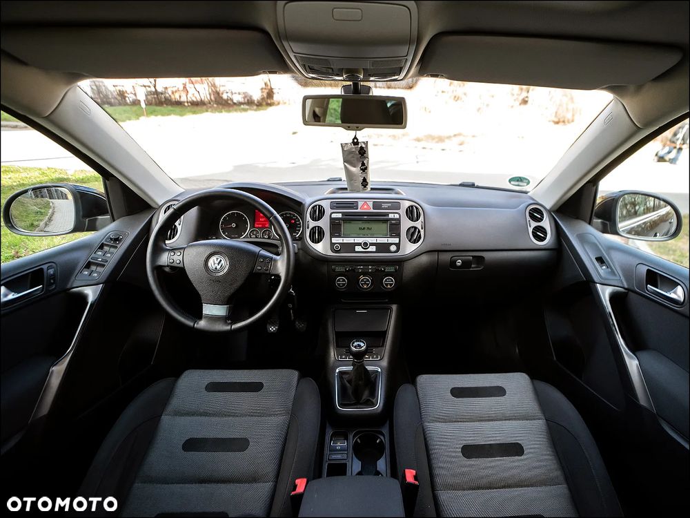 Volkswagen Tiguan - 19