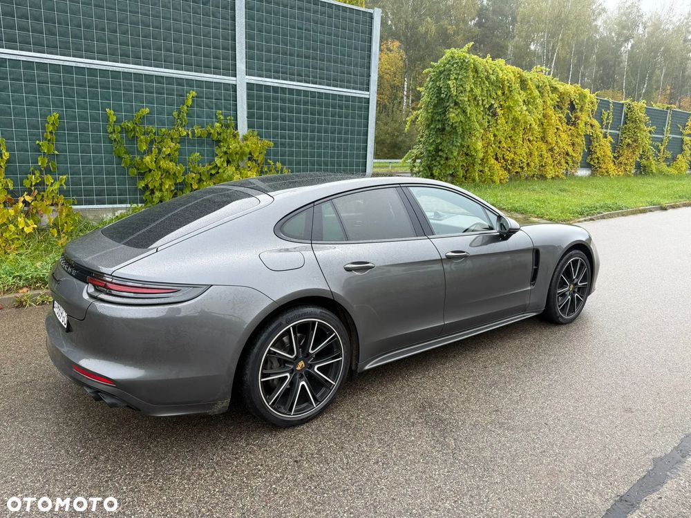 Porsche Panamera 4S - 3