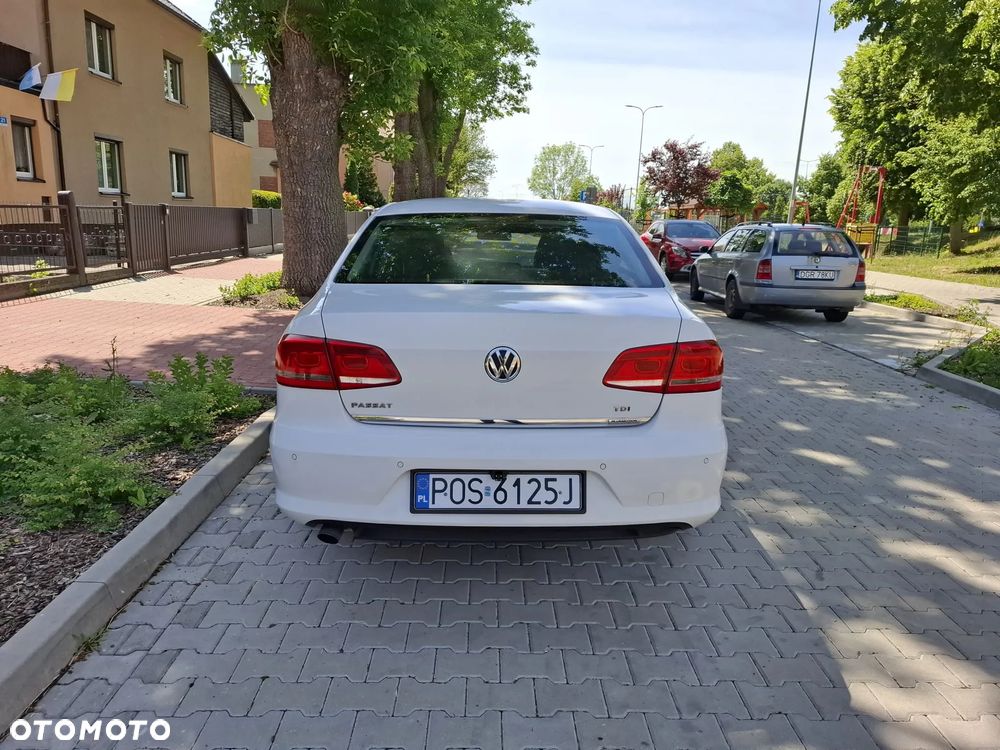 Volkswagen Passat 1.6 TDI Trendline - 5