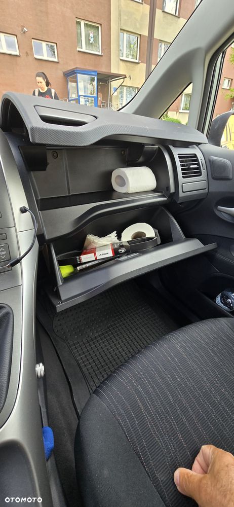 Toyota Auris 1.6 2010 - 12