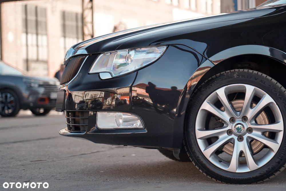 Skoda Superb 2.0 TDI DSG FAMILY - 3