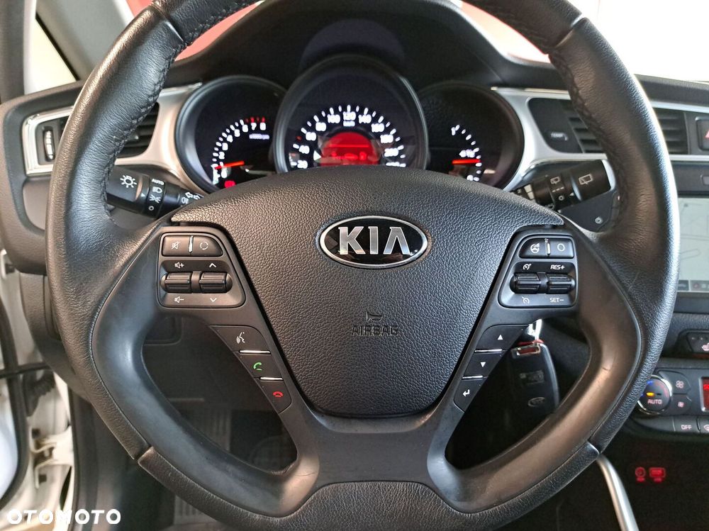 Kia Ceed - 28