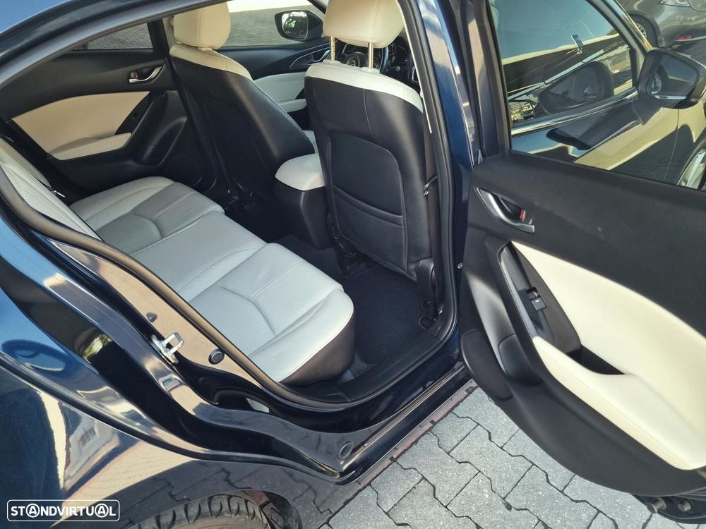 Mazda 3 Hatchback SKYACTIV-D 150 Exclusive-Line - 19