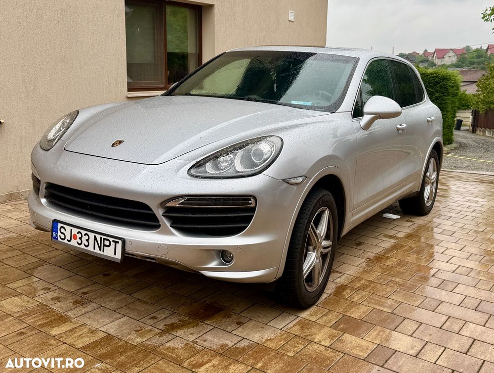 Porsche Cayenne 3.0 L V6 - 8