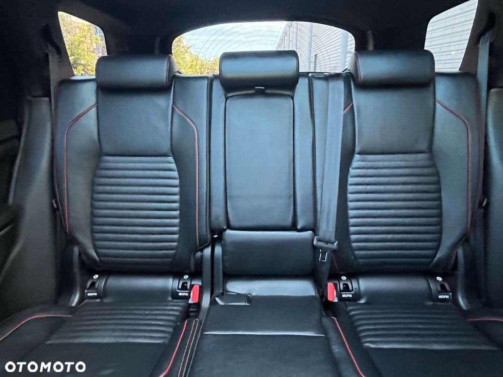 Land Rover Discovery Sport 2.0 D200 mHEV R-Dynamic SE - 37