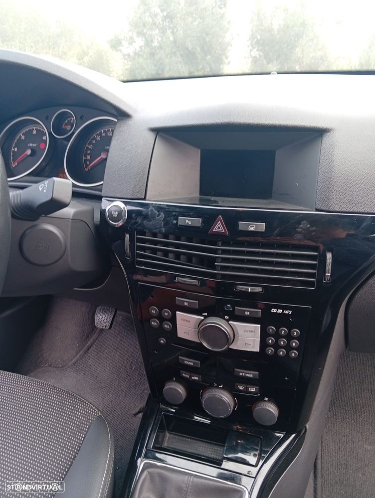 Opel Astra 1.7 CDTi Cosmo ecoFLEX - 9