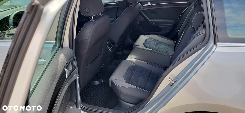 Volkswagen Golf 2.0 BlueTDI Highline - 18