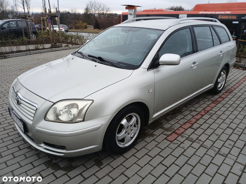 Toyota Avensis 1.8 VVT-i Sol - 1