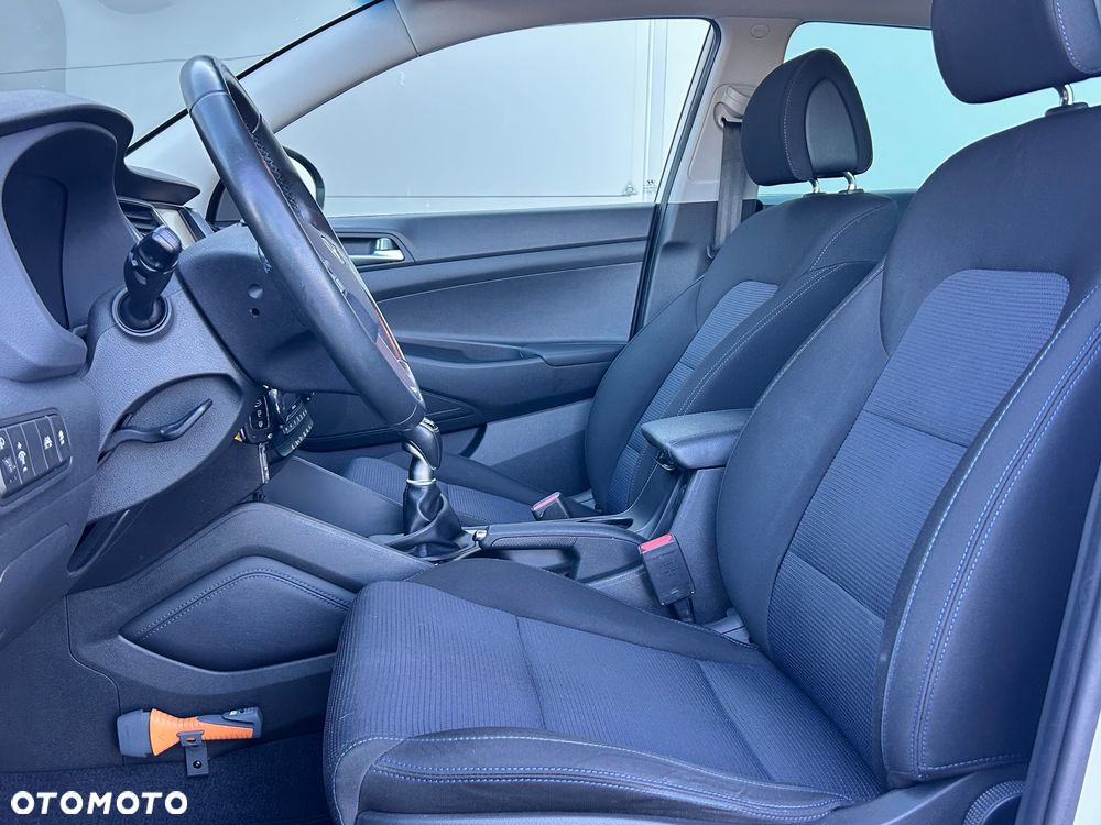 Hyundai Tucson 1.6 GDI BlueDrive GO 2WD - 17