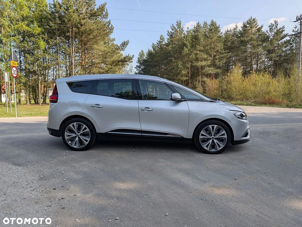 Renault Grand Scenic - 9