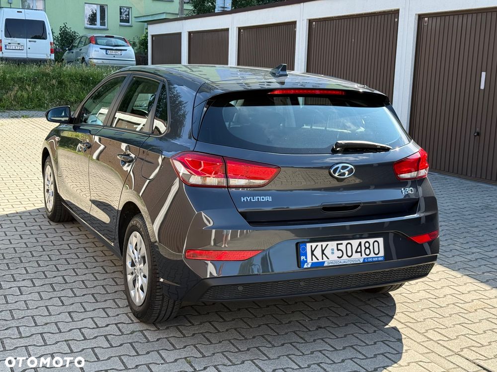 Hyundai i30 1.5 DPI Classic + - 33