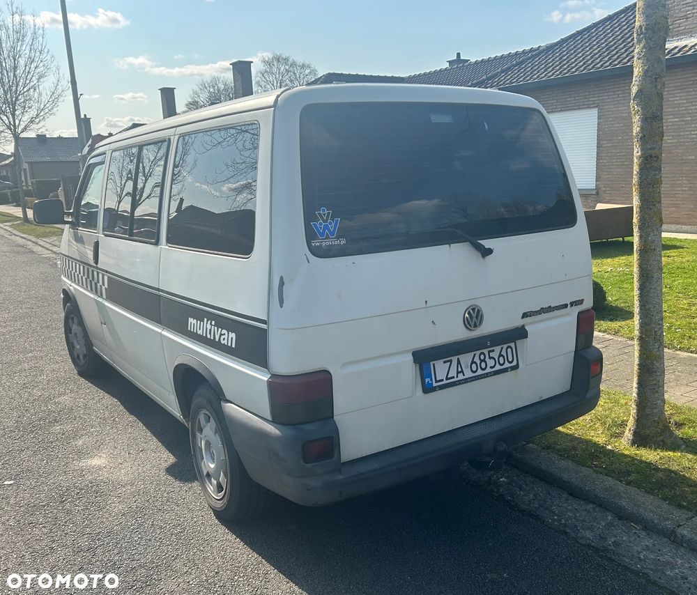 Volkswagen Multivan - 4