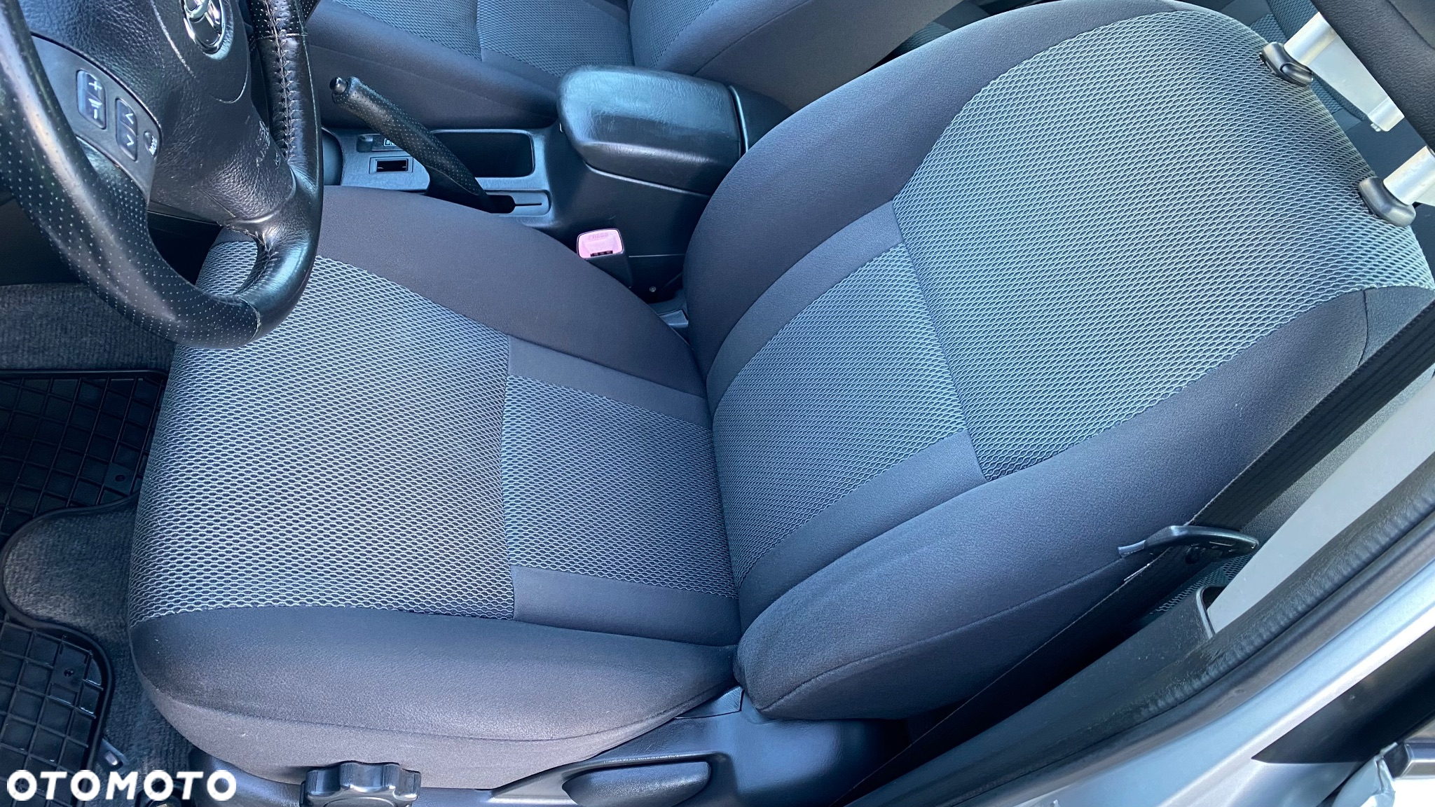 Toyota RAV4 - 16