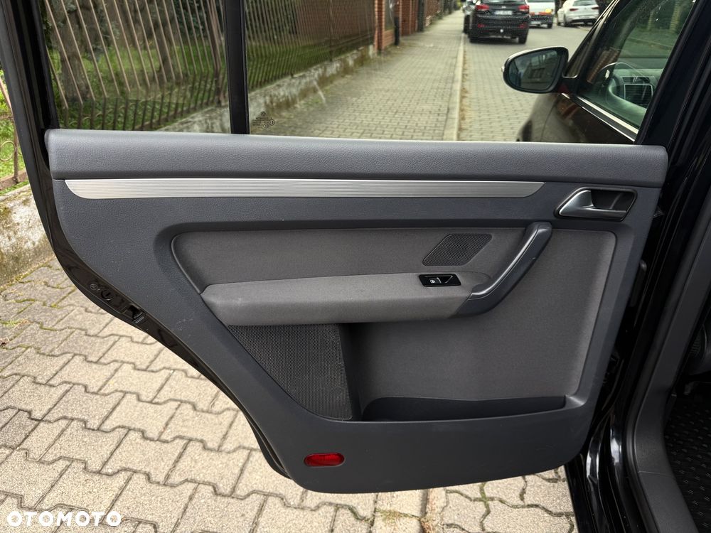 Volkswagen Touran 2.0 TDI DPF DSG Highline - 9