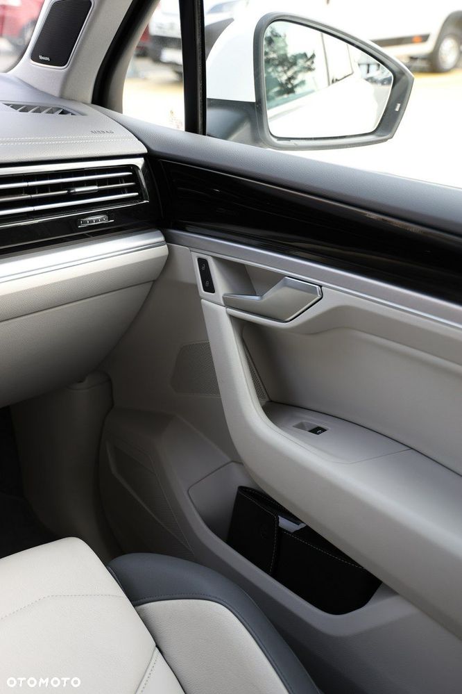 Volkswagen Touareg - 33