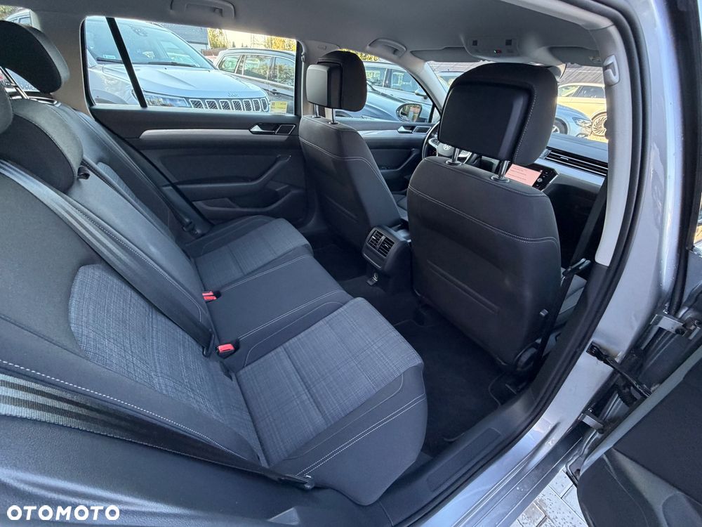 Volkswagen Passat 1.5 TSI EVO Business DSG - 34