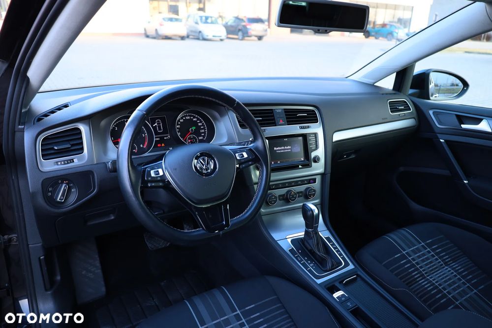 Volkswagen Golf 1.6 TDI BlueMotion Technology DSG Lounge - 16
