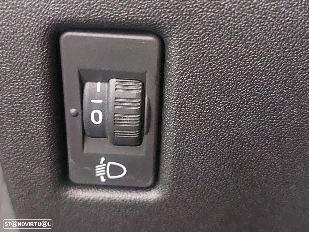 Peugeot 2008 1.2 PureTech Allure - 37