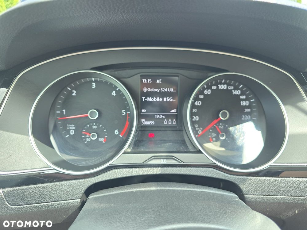 Volkswagen Passat 1.6 TDI BMT Comfortline - 16