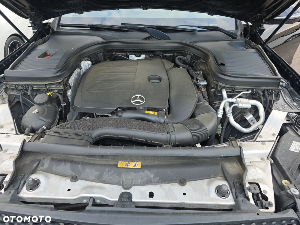 Mercedes-Benz GLC 300 4Matic 9G-TRONIC AMG Line - 17