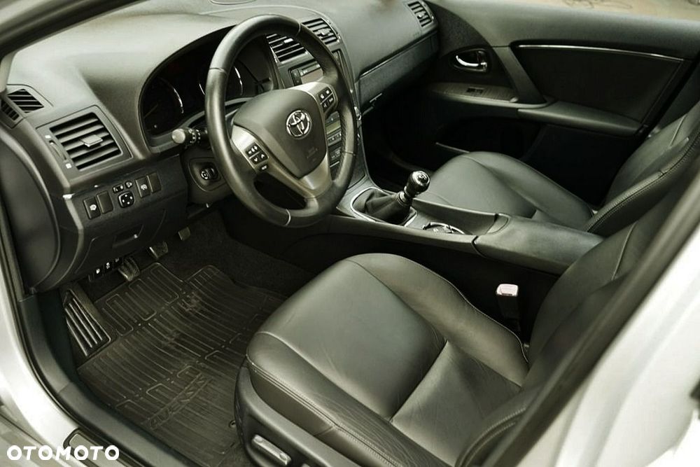 Toyota Avensis - 11