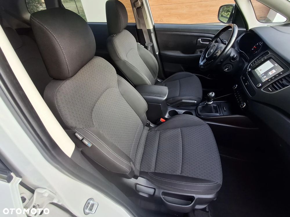 Kia Carens 1.6 GDI ISG Spirit - 14
