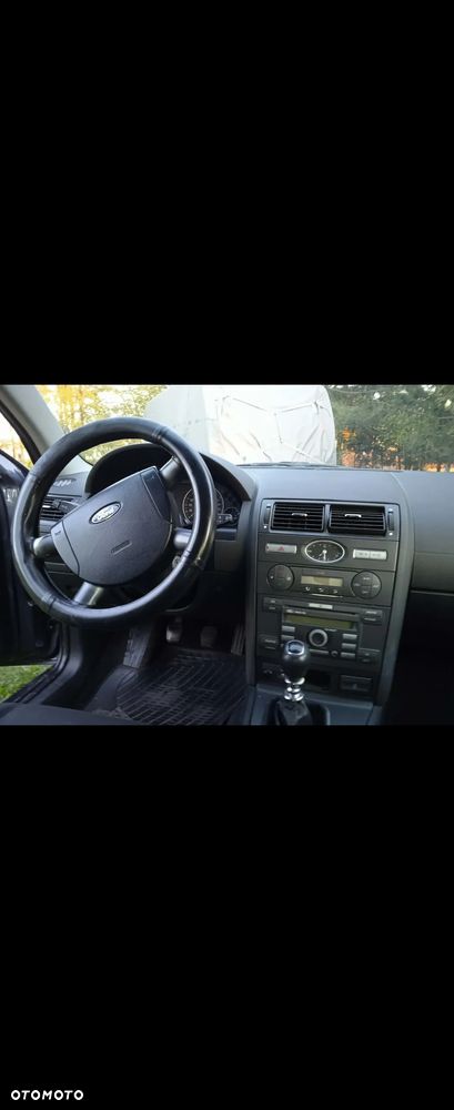 Ford Mondeo 2.0 TDCI Ambiente - 4