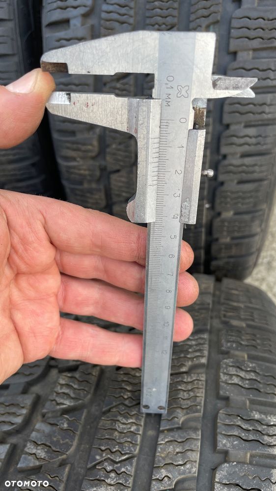 Opony Zimowe KUMHO i’Zen KW27  225/40/19  6,6-7mm BMW - 5