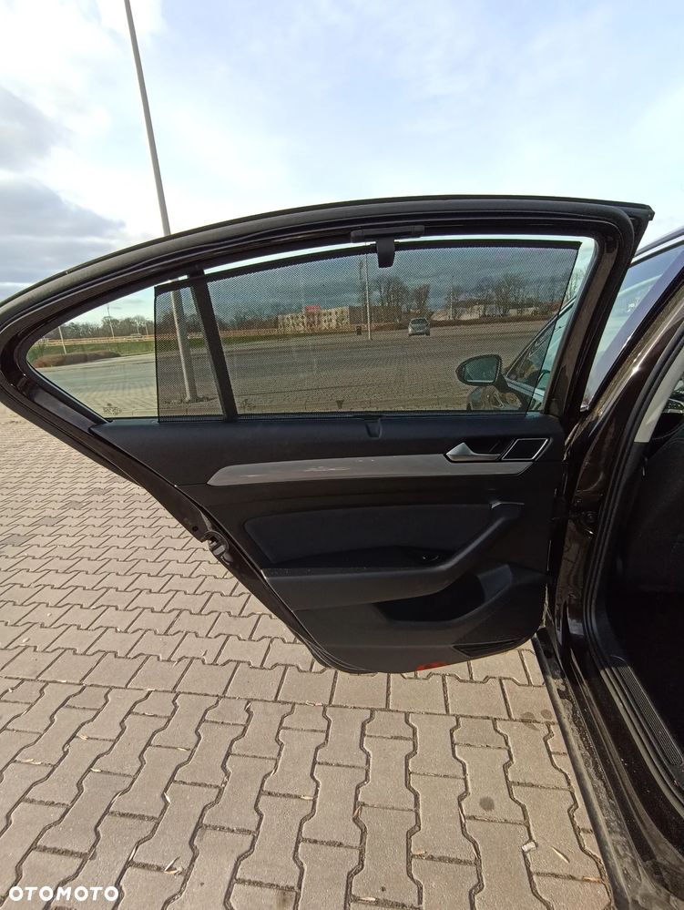 Volkswagen Passat 2.0 TDI EVO Business - 25