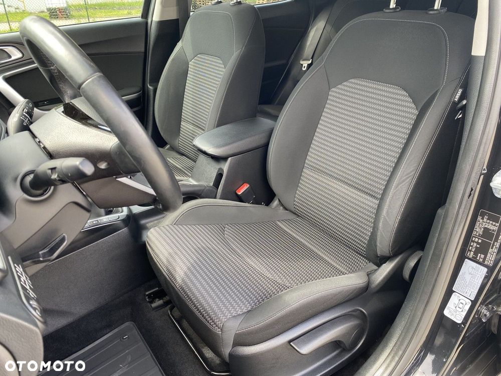 Kia XCeed - 10
