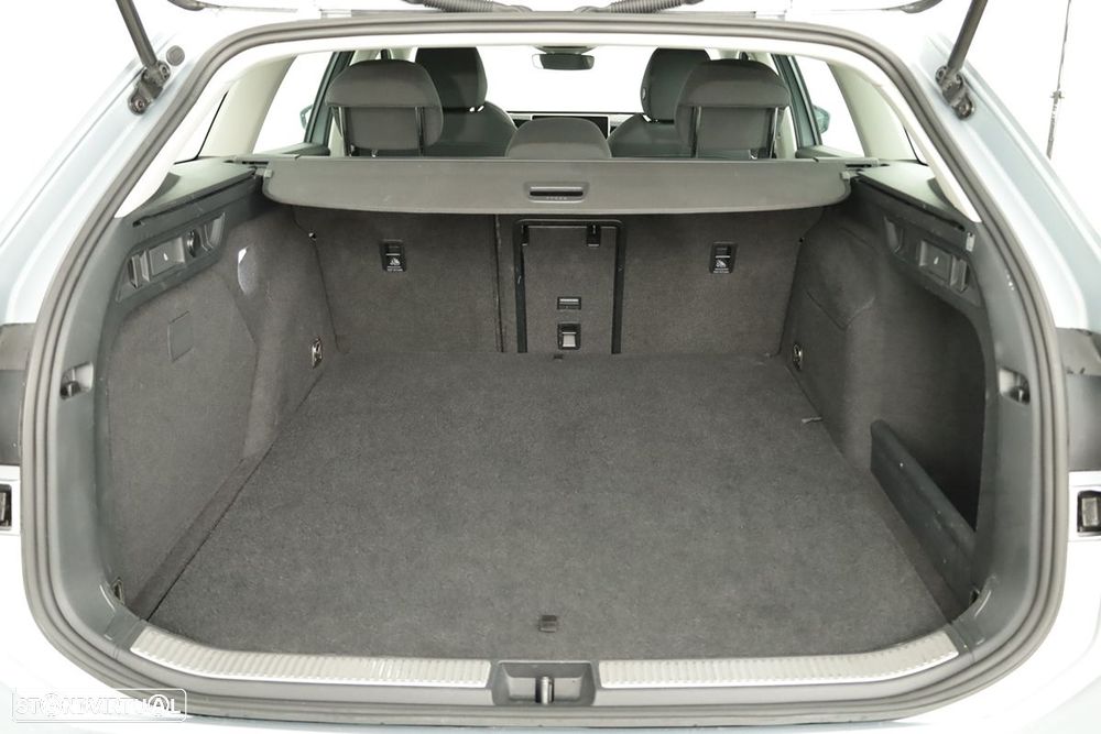 VW Passat Variant 1.5 TSI eHybrid DSG - 20