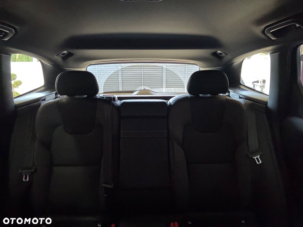 Volvo XC 60 B5 B AWD R-Design - 18