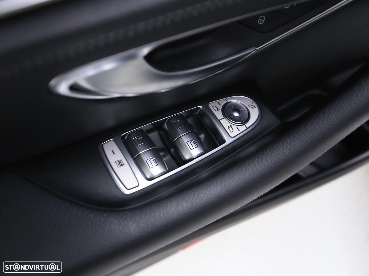Mercedes-Benz E 300 de AMG Line - 17