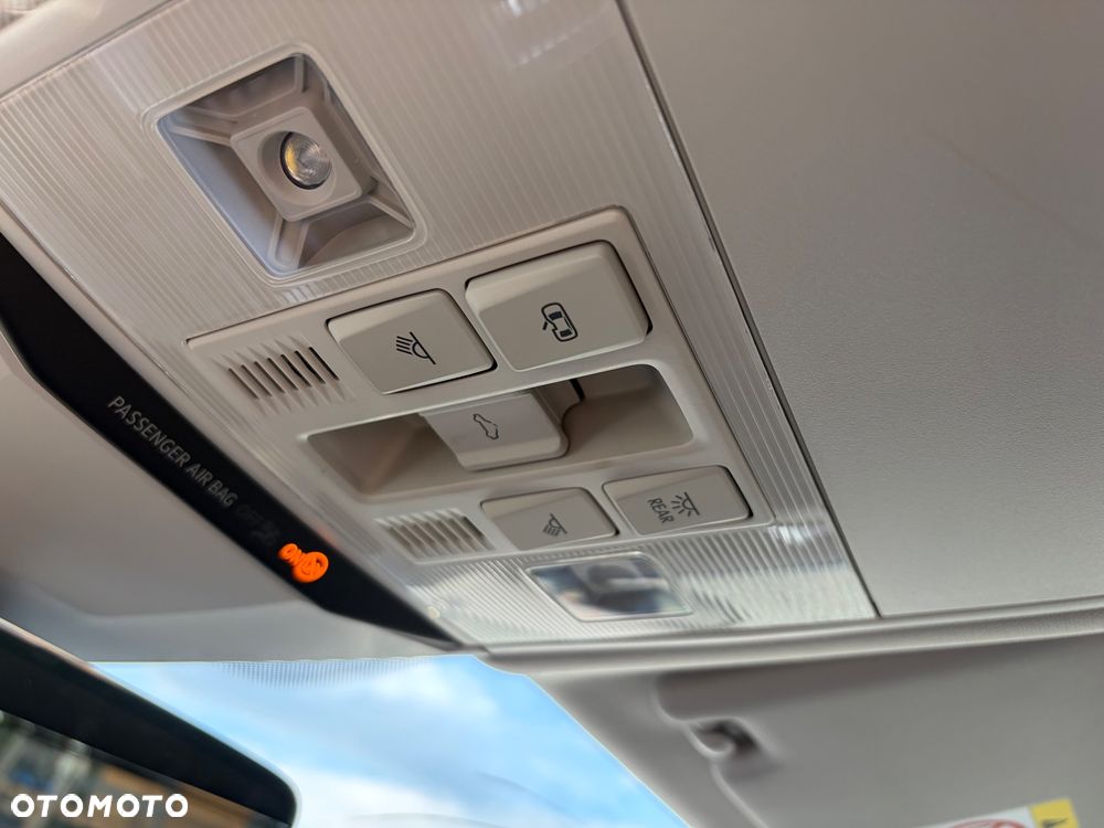 Volkswagen Passat 2.0 TDI SCR DSG Comfortline - 23