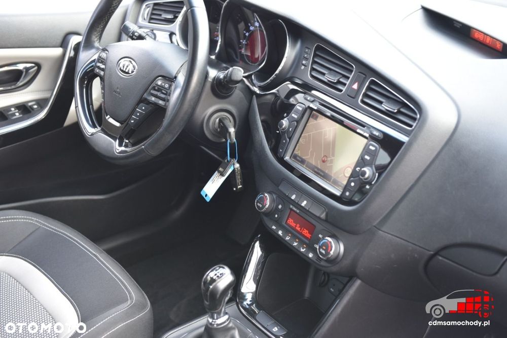 Kia Ceed - 24
