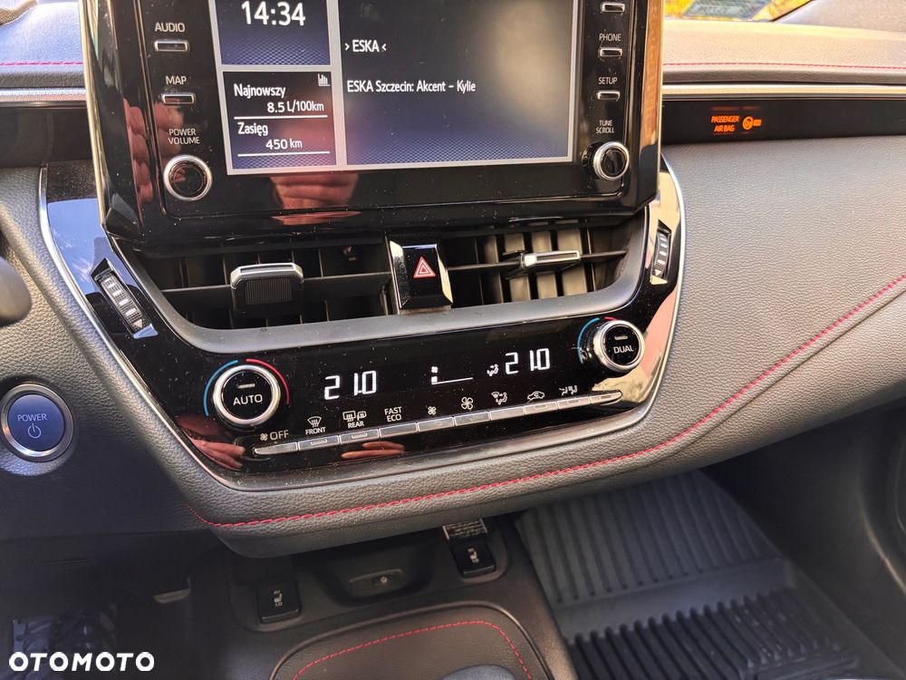 Toyota Corolla 2.0 Hybrid Executive - 12