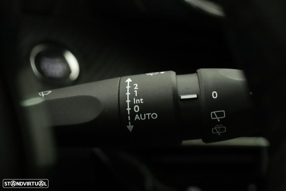 Peugeot e-2008 54 kWh Allure - 19