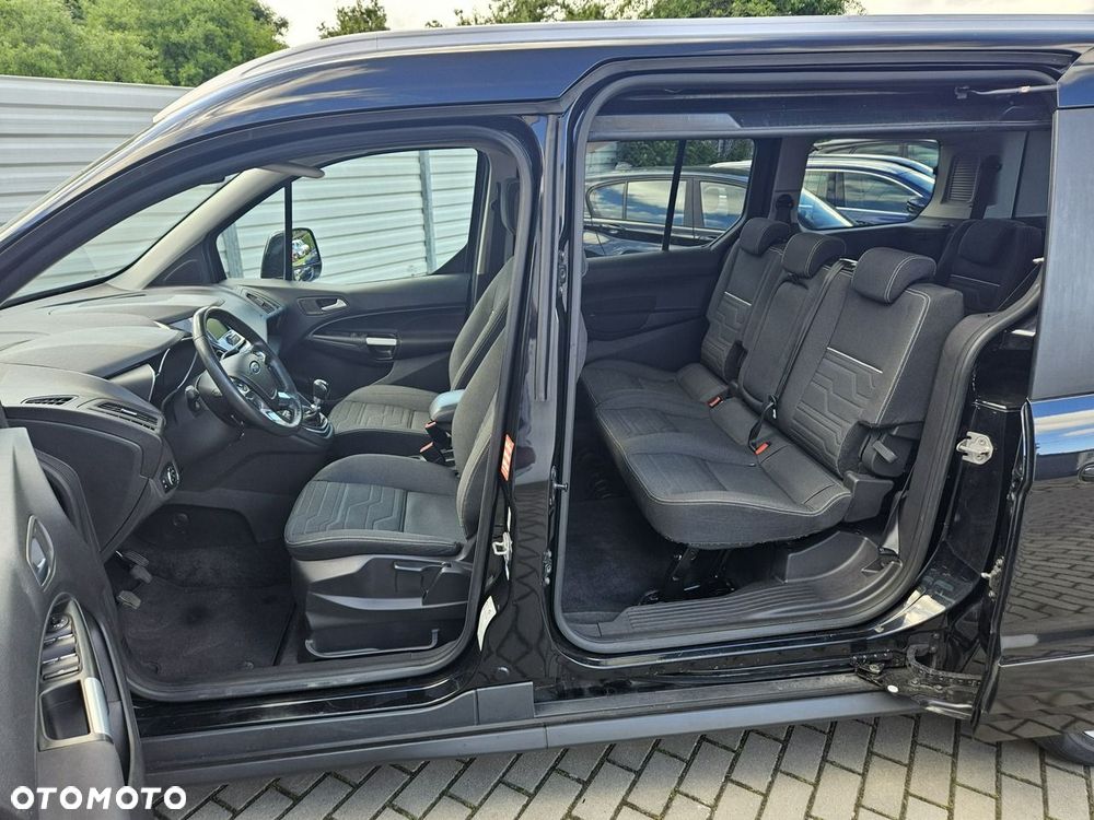 Ford Tourneo Connect Grand - 24