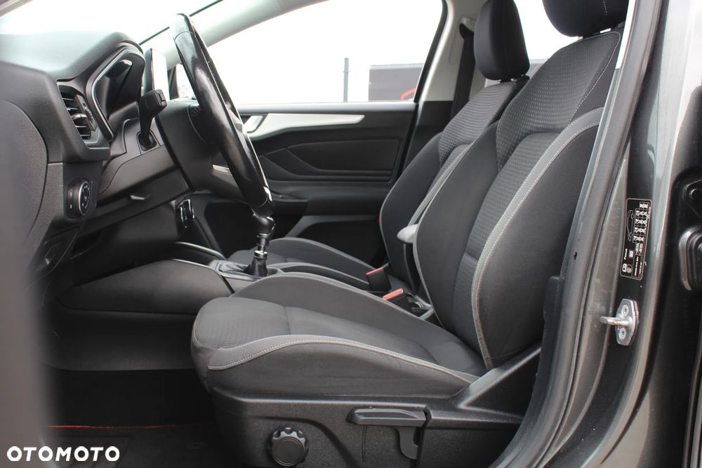 Ford Focus 1.0 EcoBoost STart-Stopp-System TITANIUM - 19