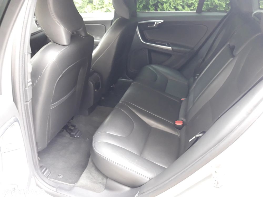 Volvo V60 D2 Drive-E Summum - 11