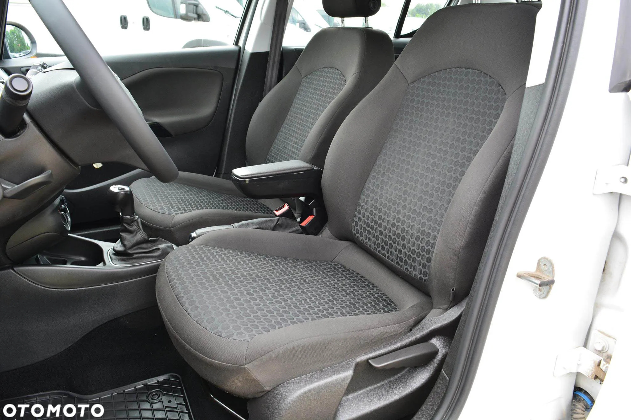 Opel Corsa 1.4 T Enjoy S&S - 21