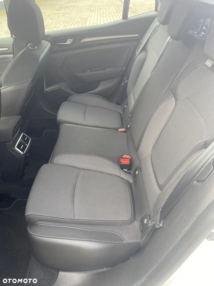 Renault Megane 1.5 Blue dCi Zen - 16