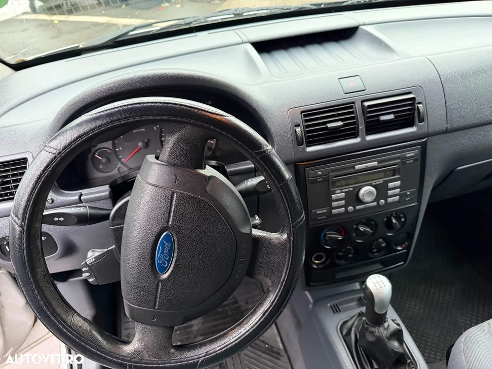 Ford Tourneo Connect - 6
