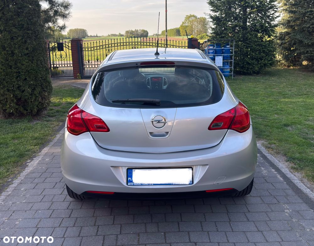 Opel Astra 1.6 Innovation - 4