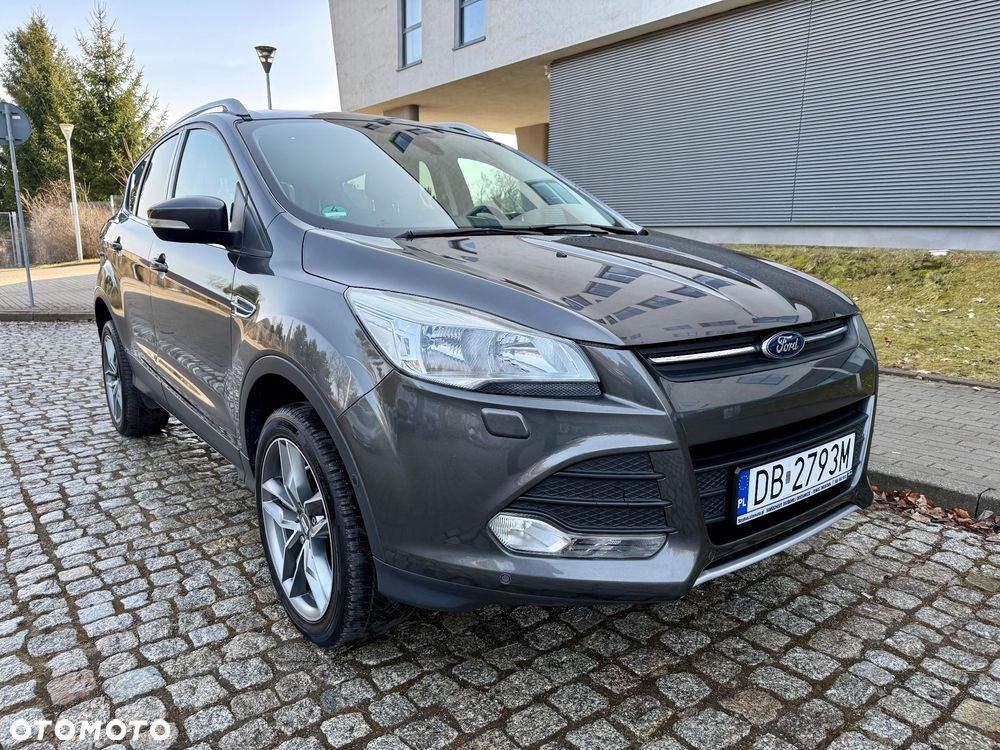 Ford Kuga 1.5 EcoBoost 2x4 Titanium - 3