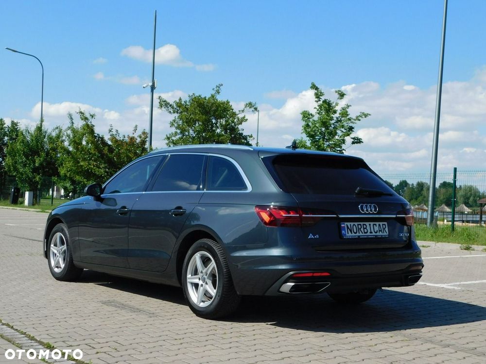 Audi A4 Avant - 4