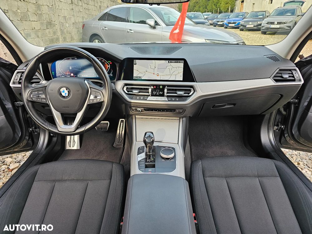 BMW Seria 3 320d Aut. M Sport - 35
